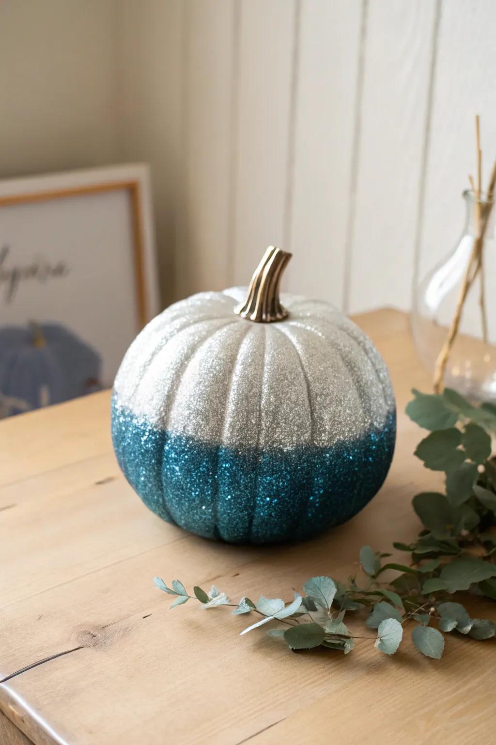 Change your area with a striking Dazzling Gradient Gourd, where azure harmonizes with argent flawlessly.