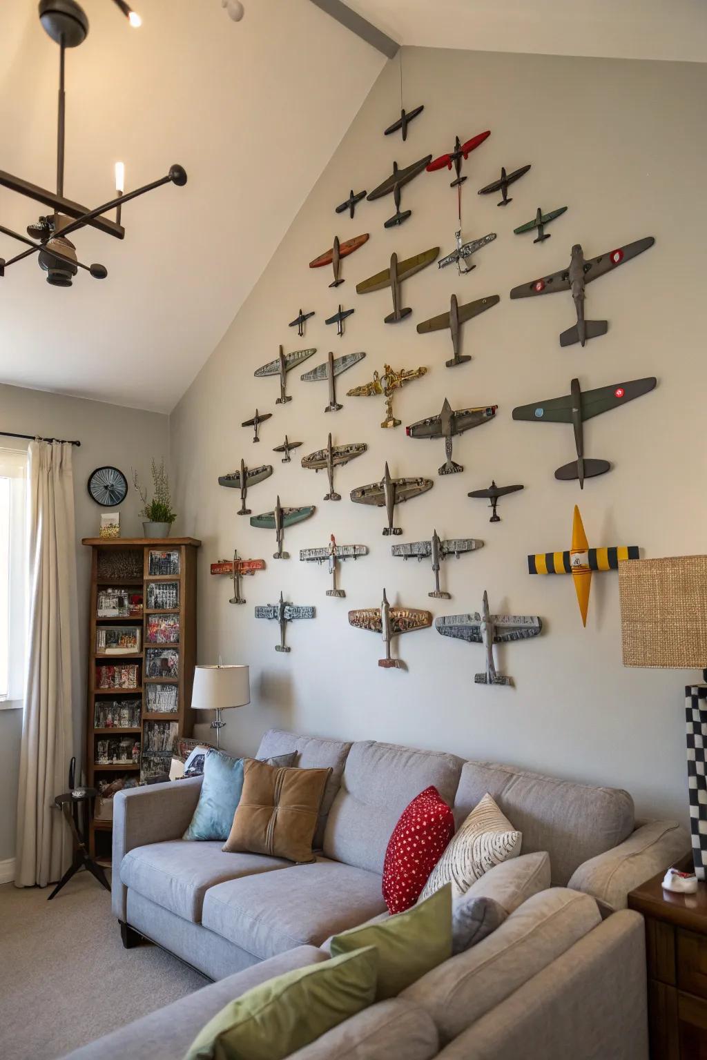 Arranging model airplanes on the wall creates an attention-grabbing artistic display.
