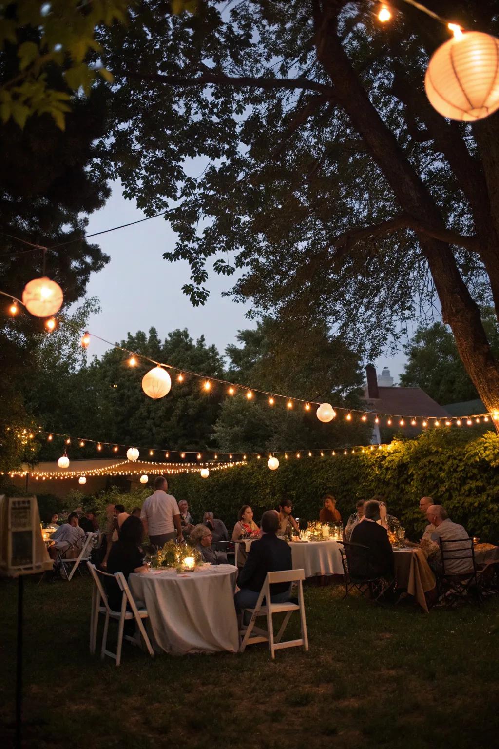 Delight your guests with a shimmering light installation.