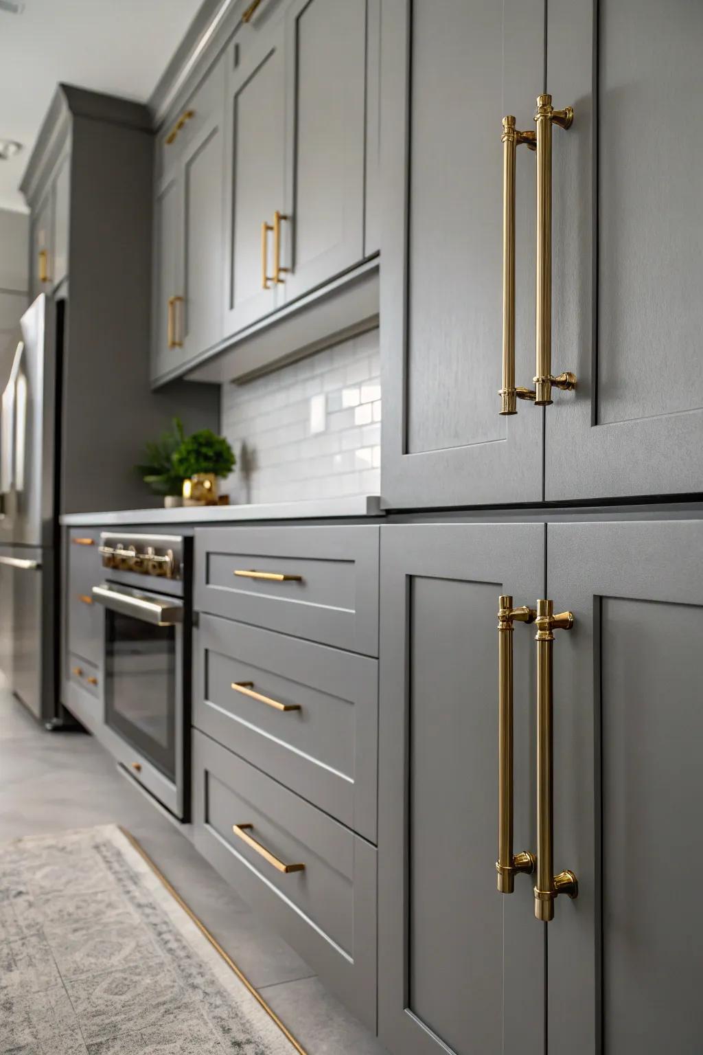 Gleaming accents bring a hint of glamour to a grey kitchen.
