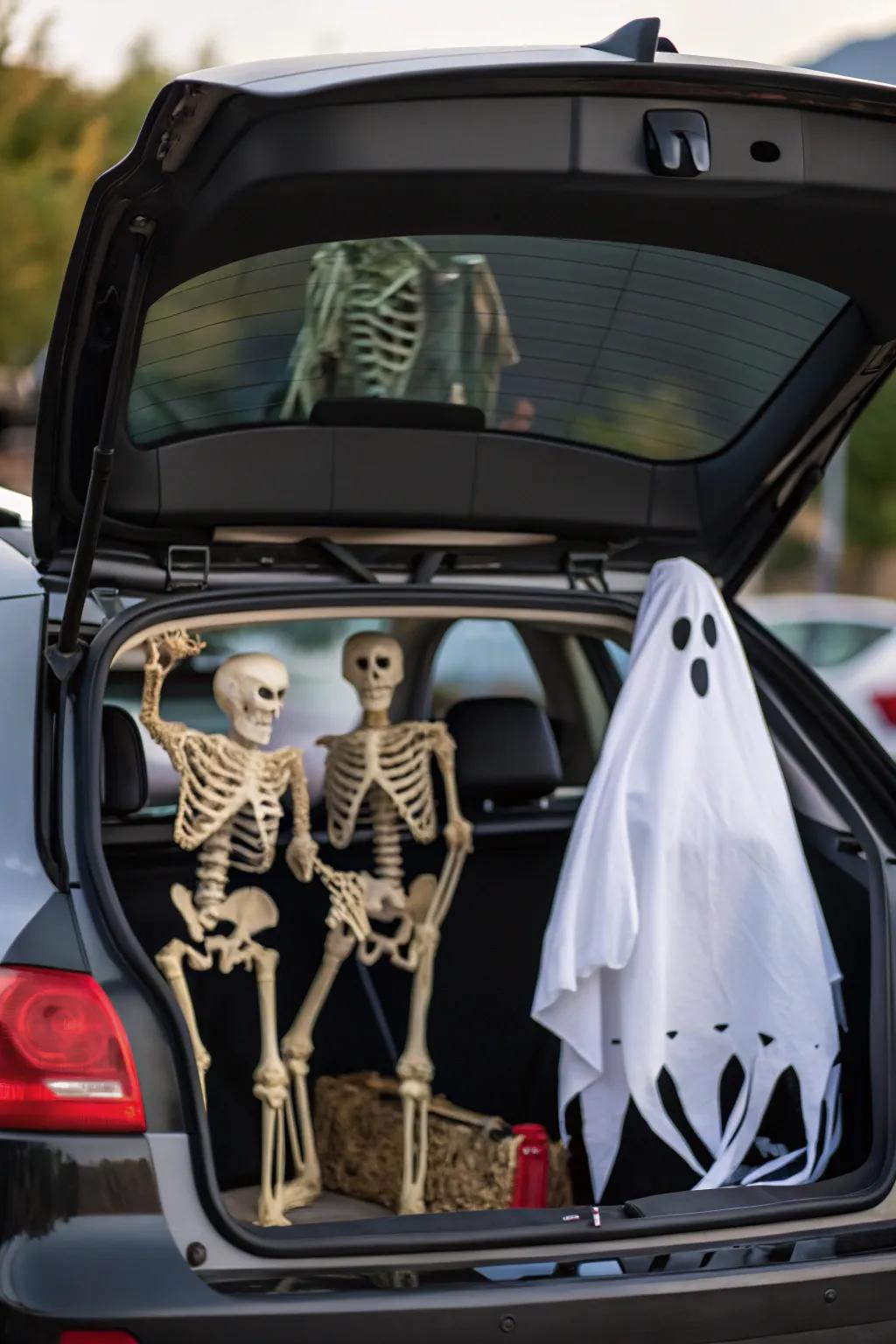 Thrill visitors with animated elements that bring your trunk scene to life.