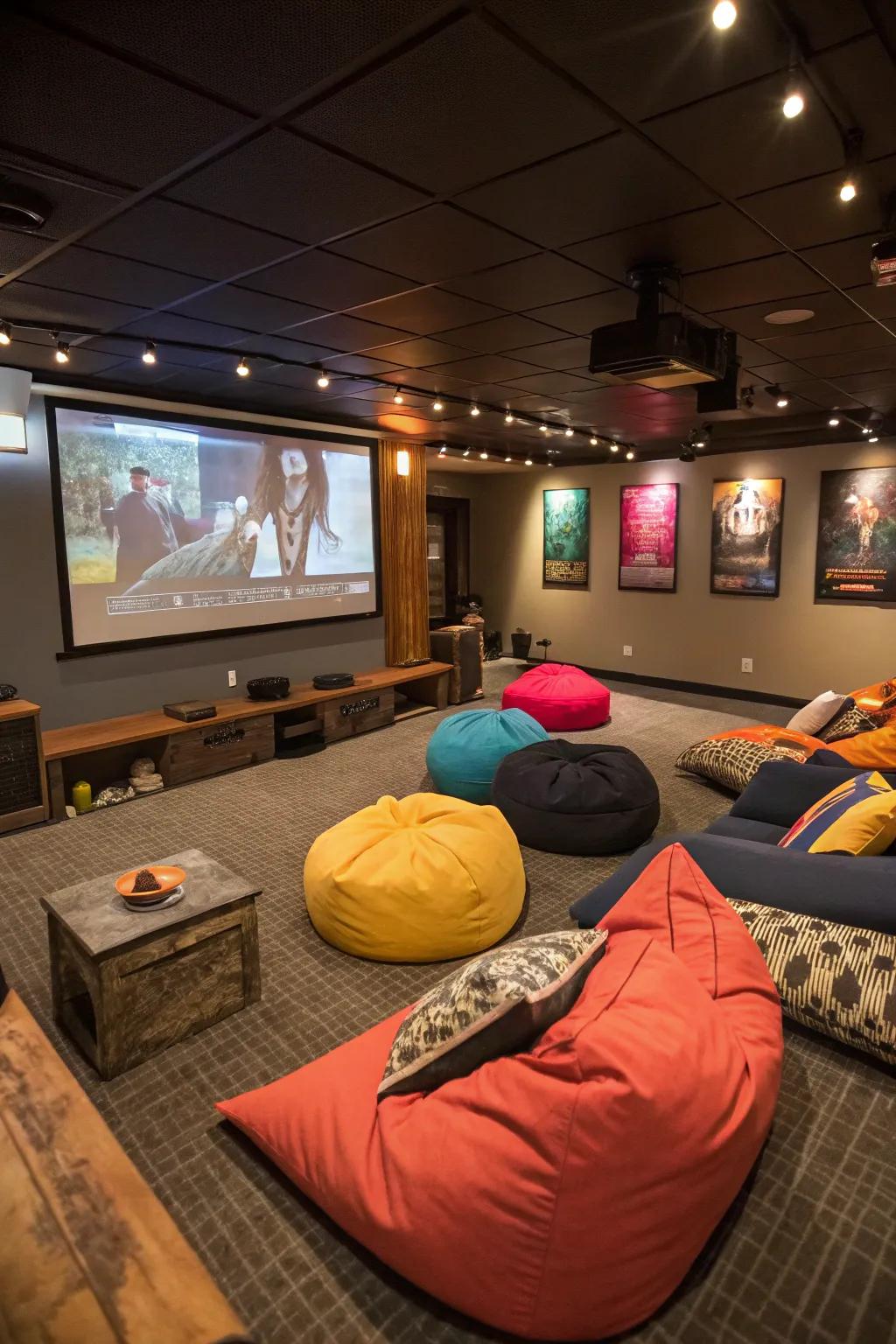 A relaxed and adaptable viewing experience is made possible by flexible seating options.