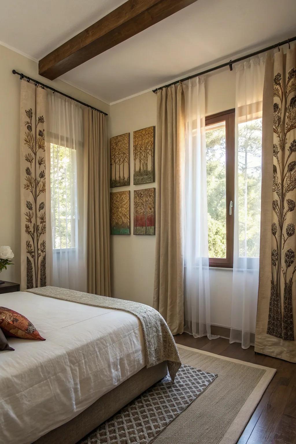 Visual height creates the impression of a more spacious bedroom.