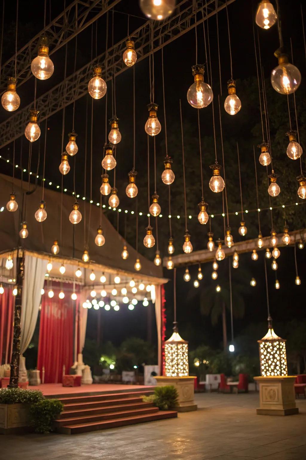 Suspended bulbs cultivate an inviting glow.