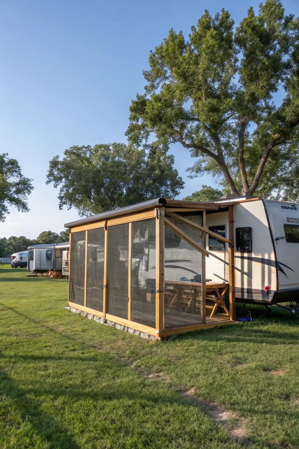 A screen room provides a comfortable, bug-free zone.