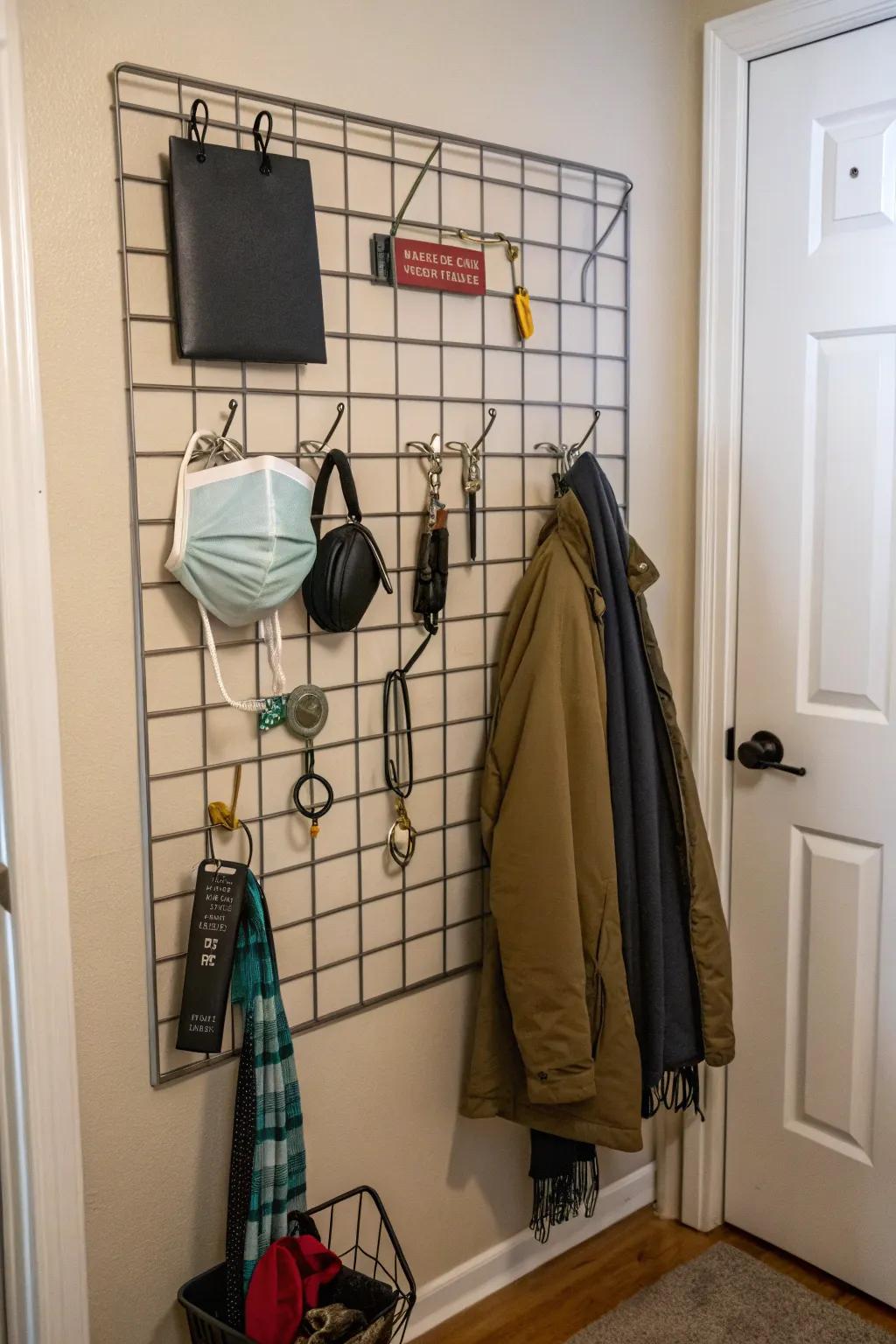 This wire grid is stylish and useful.