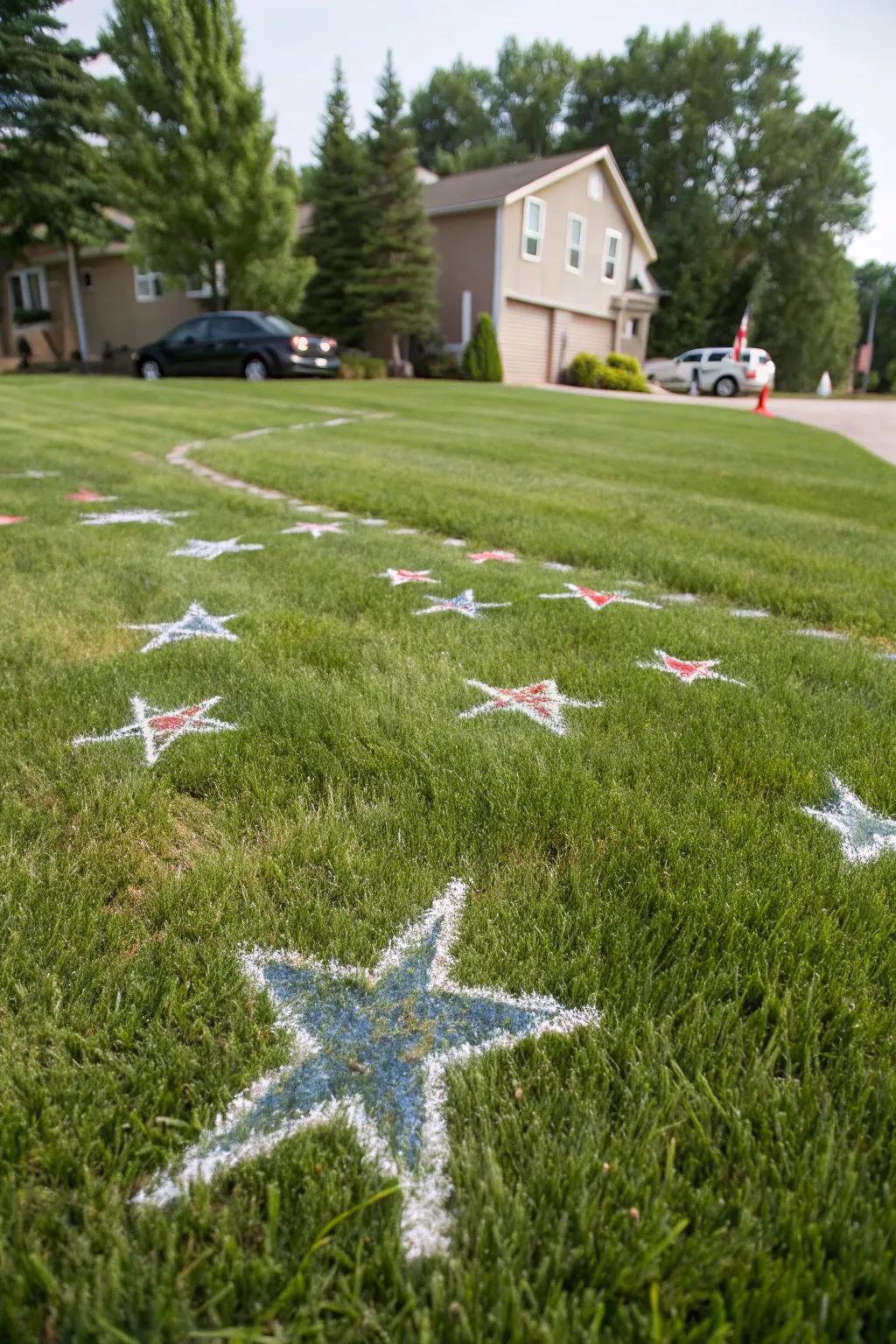 Liven up your party area with playful star-filled lawn decorations.