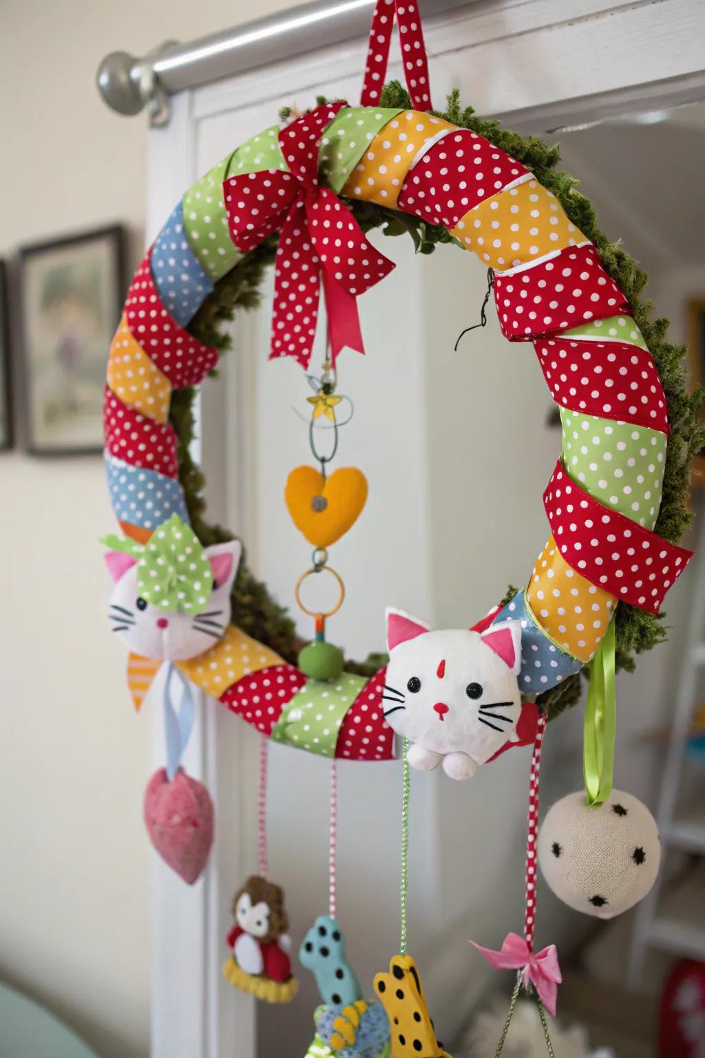 A playful spotted design cat wreath with vintage charm.