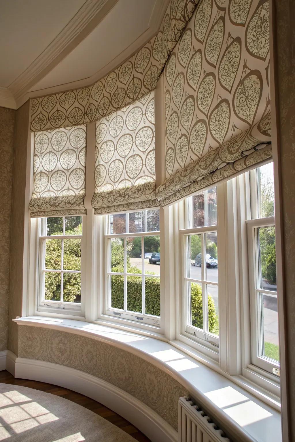 Elegant privacy blinds improving an arched bay window.
