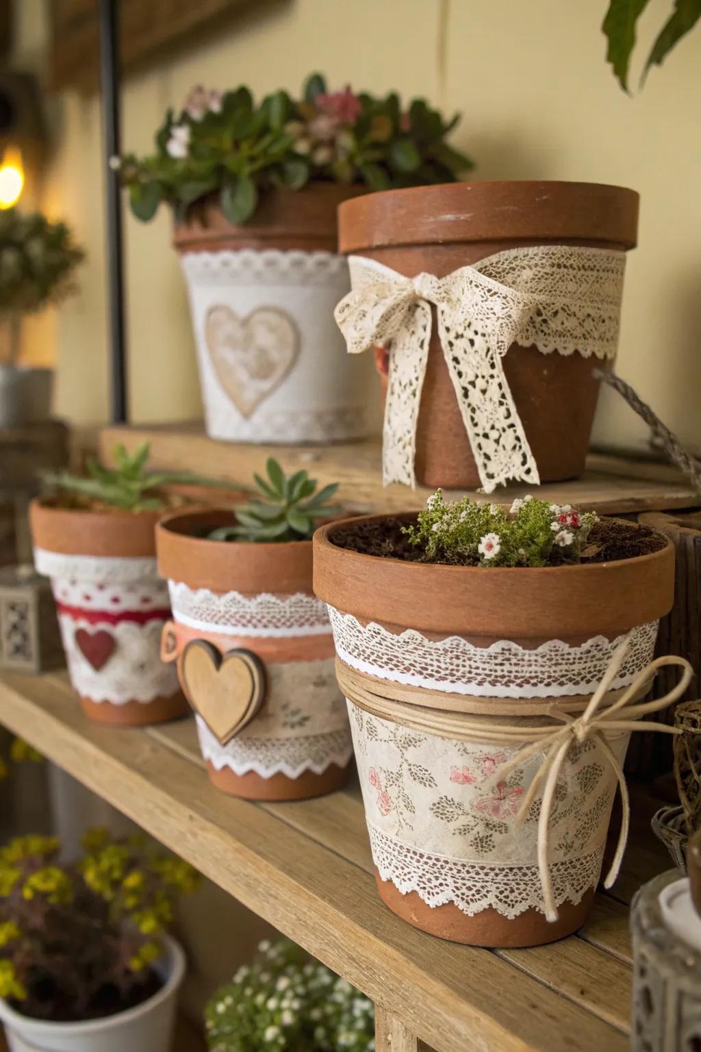 Contribute integration to your decor utilizing a motif-driven flower container arrangement.