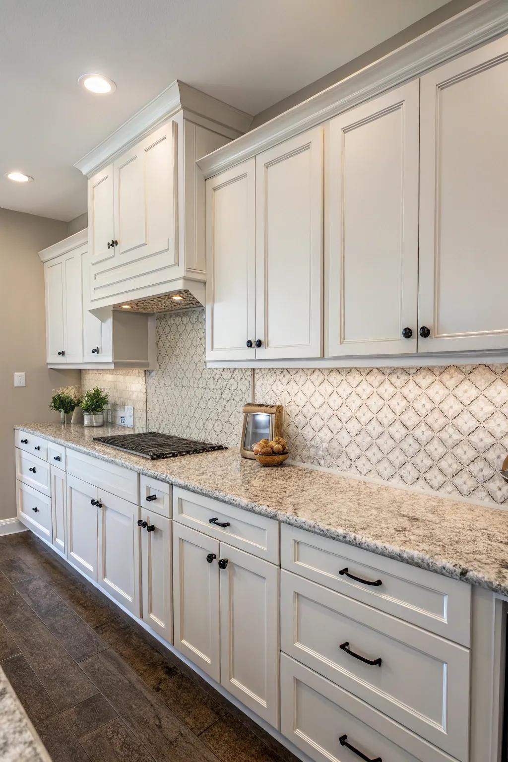 Varied tiling creates a lively and captivating visual impact in the cooking area.