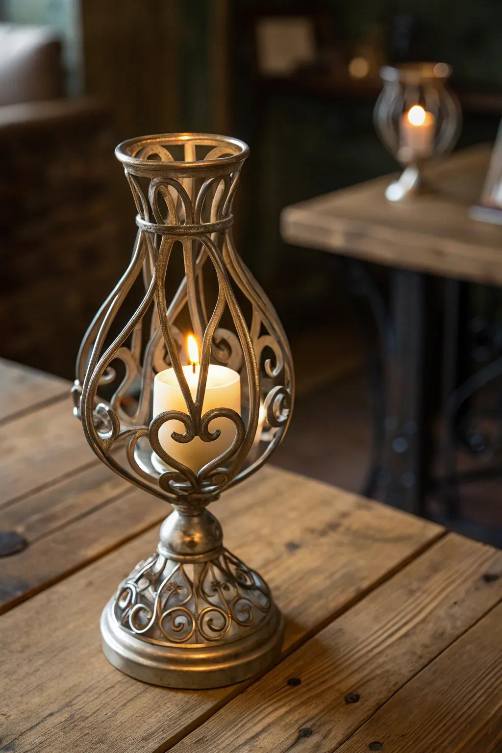 Enjoy your evenings with handmade beauty: a sheet metal light fixture which transforms any space into a cozy getaway.