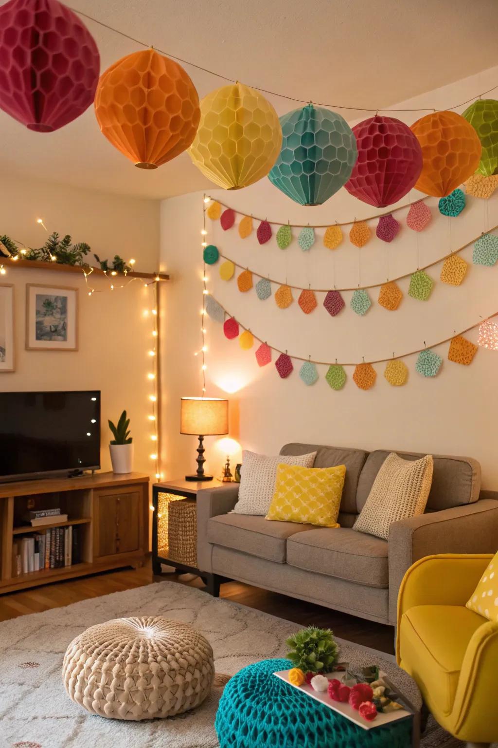Spruce up your decor with joyful hexagonal garlands.