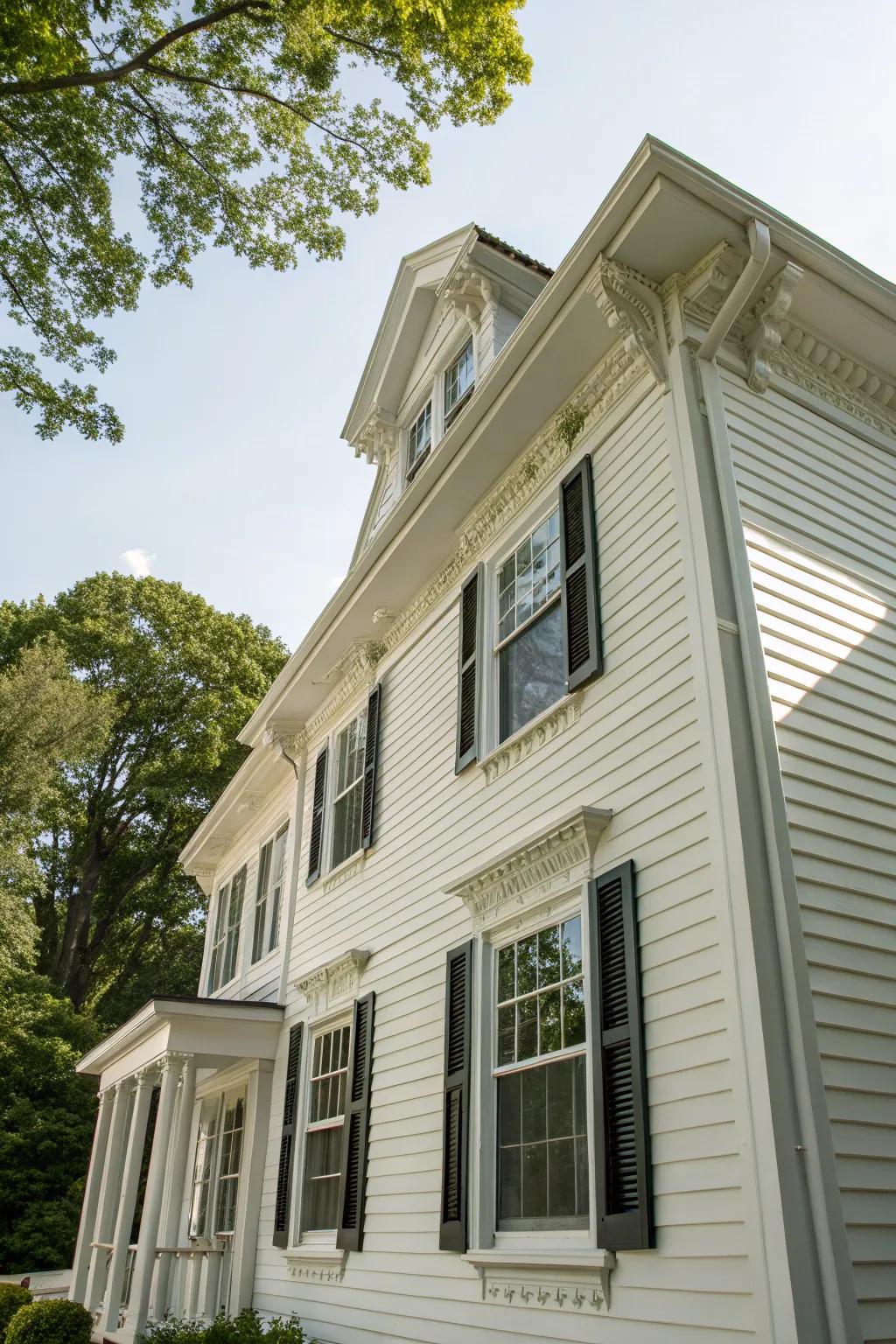 Stately edges enhance the structural style beautifully.