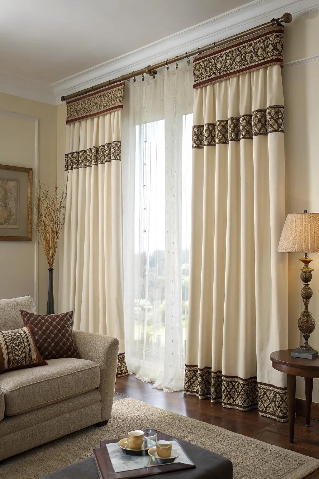 Contrasting edges introduce definition and sophistication.