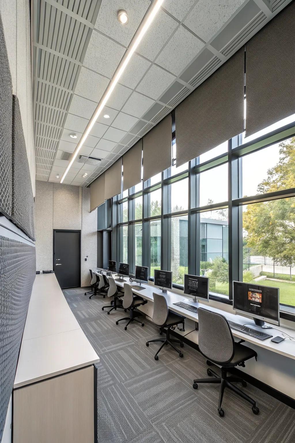 A sound-insulated computer room created for focused concentration.