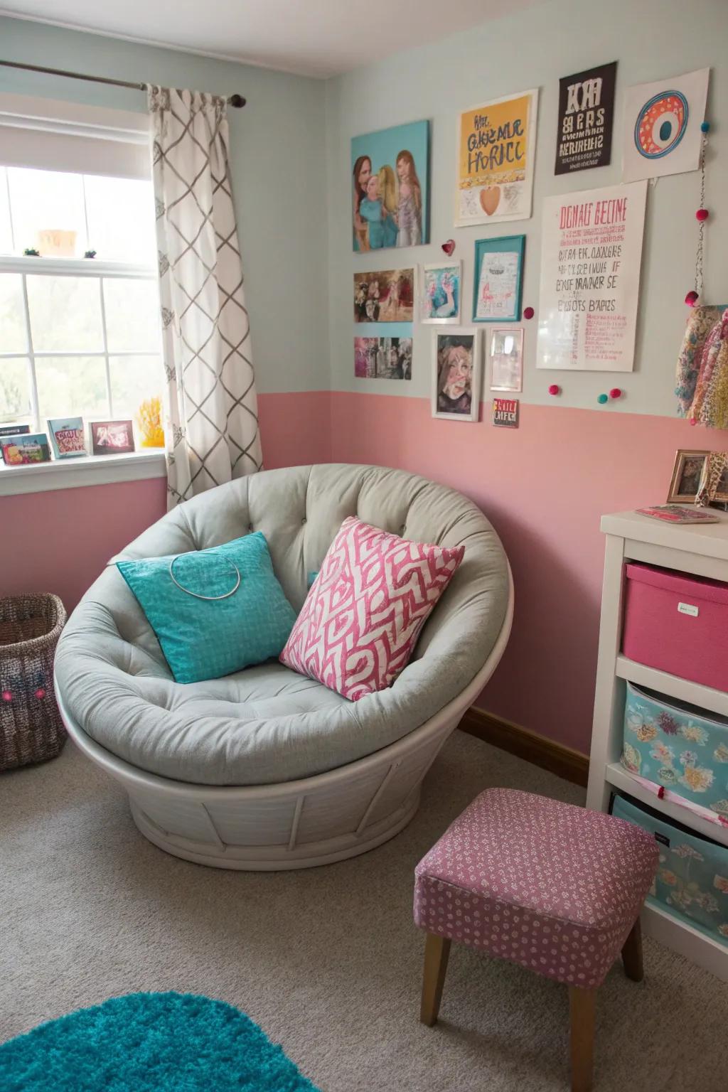 A chic seating area ideal for socializing or unwinding in a teen girl's bedroom.
