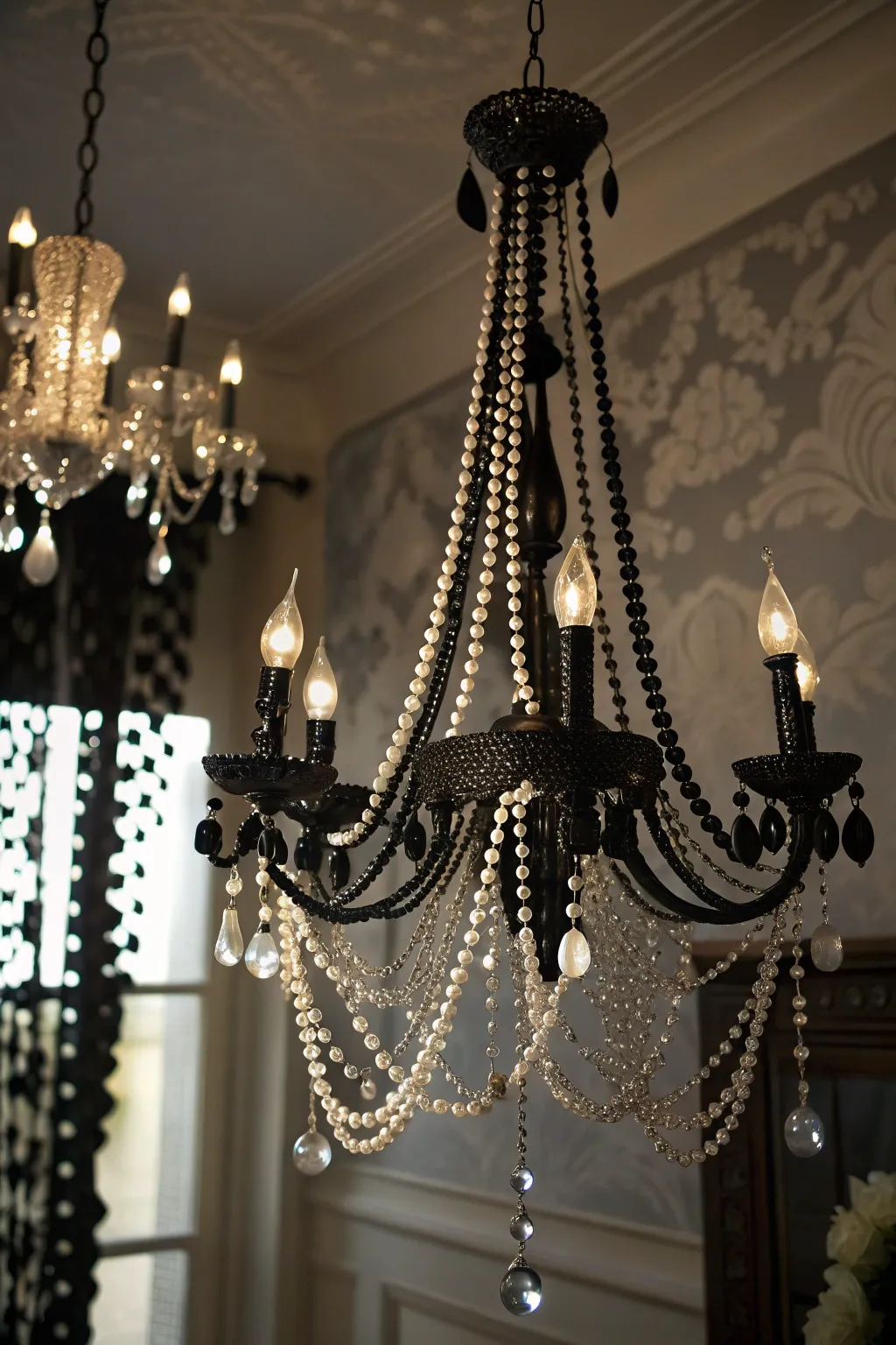 Unforgettable Spooky Chandelier Ideas for Halloween Night